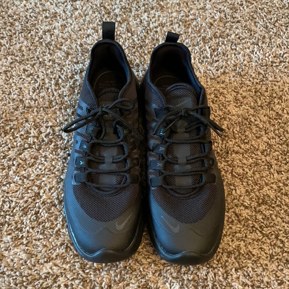 Black Nike work out shoes